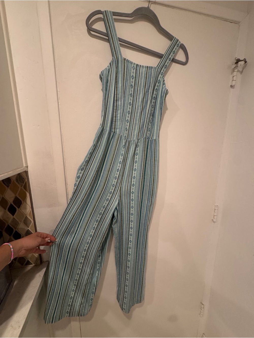 EUC Canyon Retreat Striped Wide Leg Jumpsuit Blue Boho Sleeveless Smocked Back - Picture 2 of 7